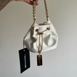 PrettyLittleThing Cream Mini Bucket Bag with Gold Chain
